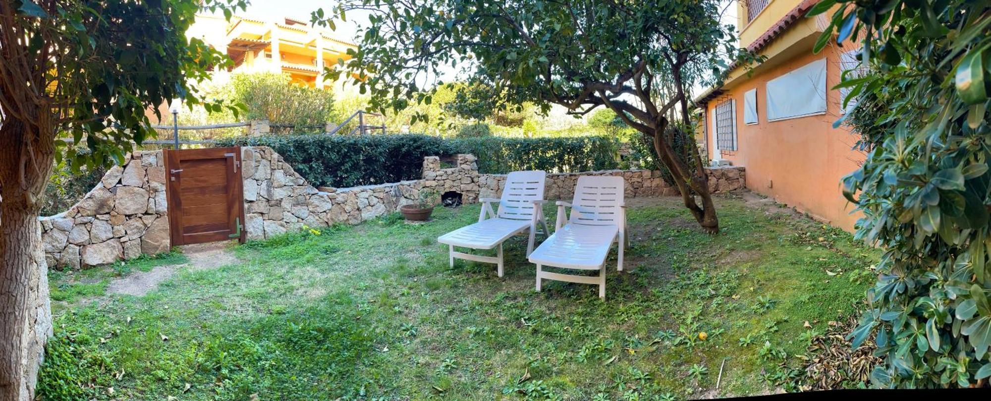 Ampio Trilocale Sul Golfo Di Marinella Holiday home *
